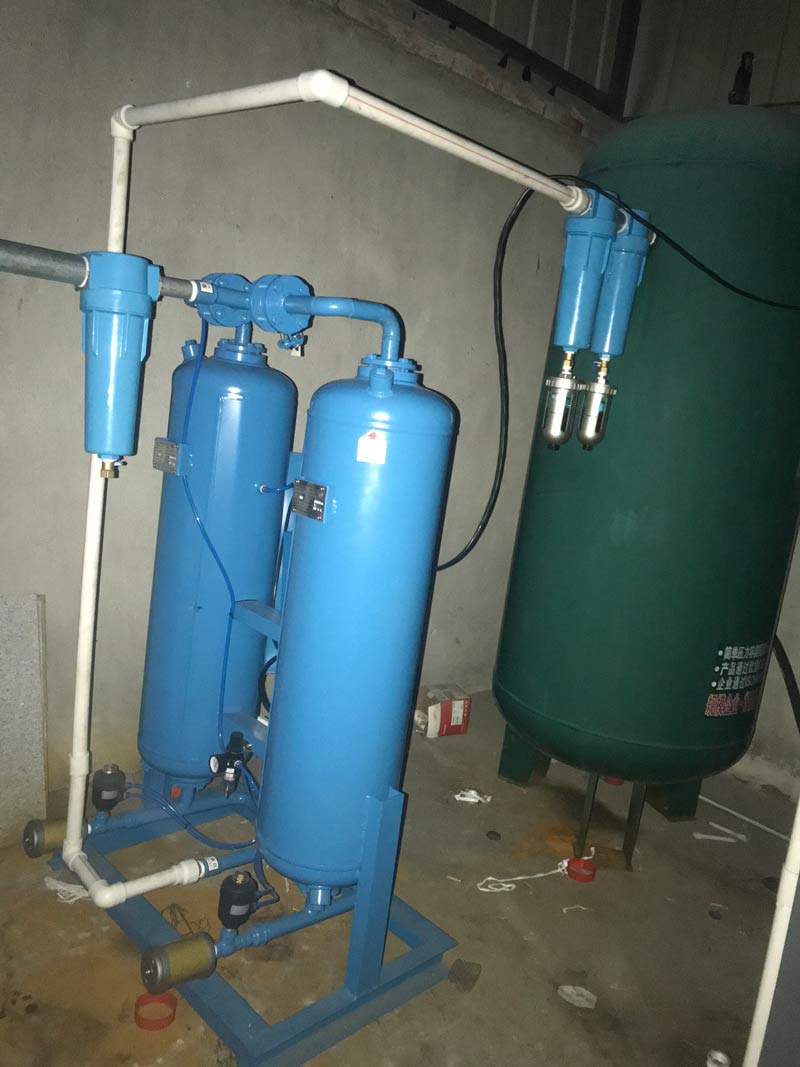 那我们在选择吸附式干燥机的时候要怎么选择呢？